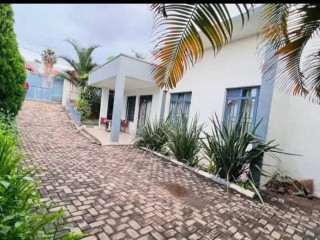 Kabeza 3 beds 2 baths furnished house at 800k for rent in Kigali
