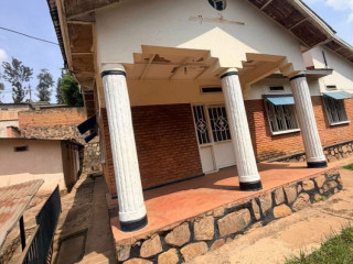 REMERA OLD HOUSE FOR SALE