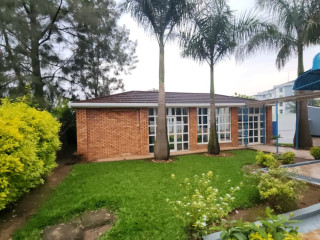 Kigali Office House for rent in Gishushu