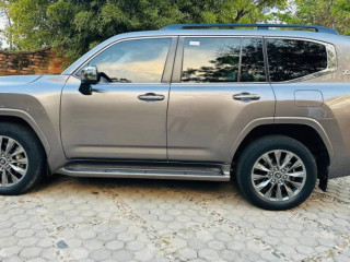 Toyota land cruiser V8