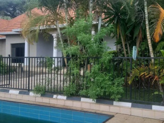 Kigali Pool house available for rent in Kacyiru