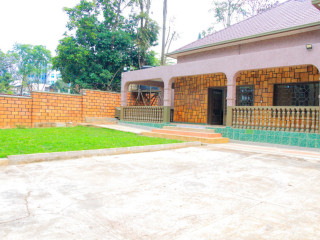Kiyovu very nice unfurnished house for rent in Kigali
