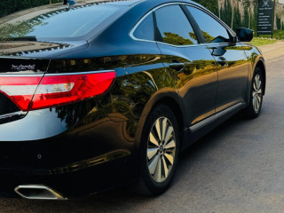 Hyundai granteur