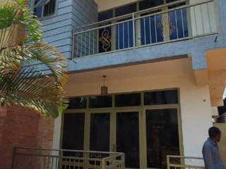 Kigali unfurnished apartment for rent in Muyange