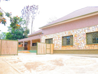 Kiyovu very nice unfurnished house for rent in Kigali rwanda.