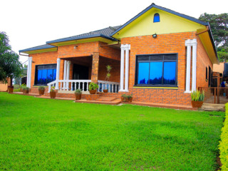 Kibagabaga very nice house and well furnished with spacious garden is for rent