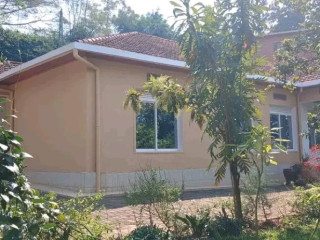Kigali Unfurnished Bungalow available for rent in Kiyovu