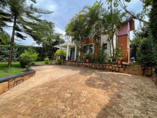 Kigali fully furnished house for rent in Rebero