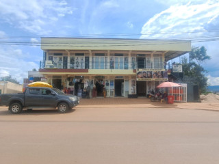 Commercial building for sale _Kinyinya( main road location)