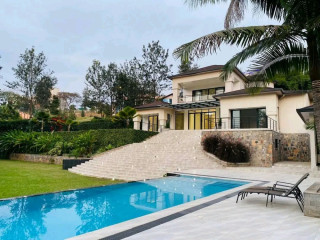 Pool house available for rent in Nyarutarama