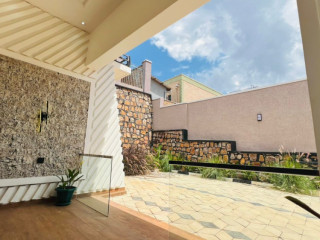 KIBAGABAGA VERY CLEANED NEW HOUSE ForSale At 160MILLION