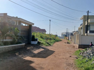 KINYINYA PLOT FOR SALE
