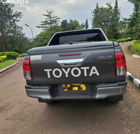 toyota-hilux-revolution-2021-manual-for-sale-big-1