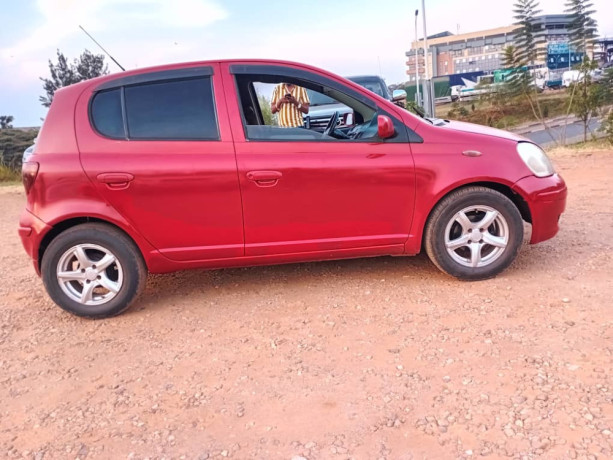 toyota-vitz-big-3