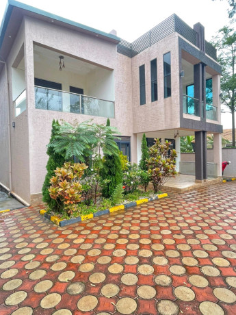 bland-new-family-villa-available-for-rent-in-nyarutarama-kigali-big-0