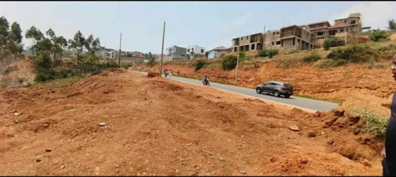 kicukiro-kagarama-big-plot-for-sale-in-kigali-big-1
