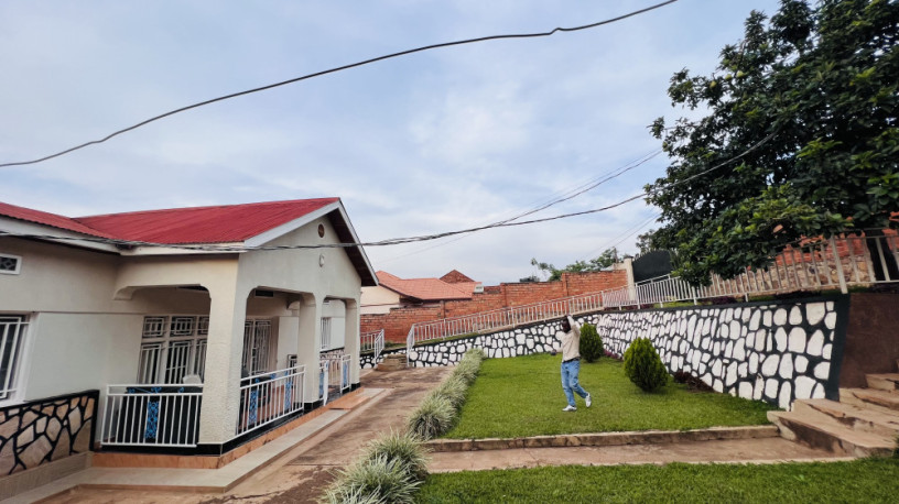 kimironko-hot-deal-house-for-sale-with-big-plot-big-2