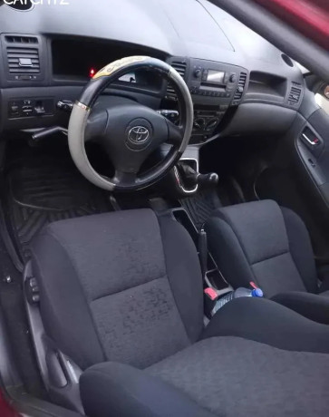 toyota-corolla-verso-big-2
