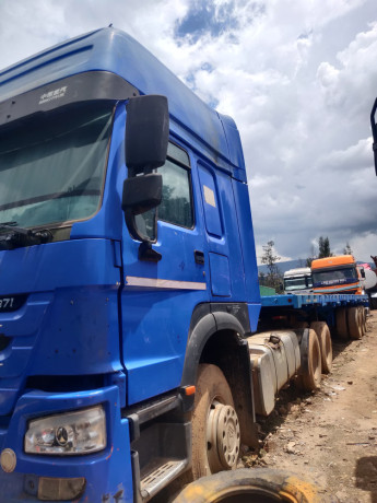 howo-truck-with-trailer-2013-for-sale-big-0