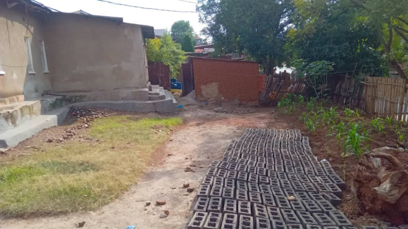 plot-for-sale-with-an-old-house-big-10