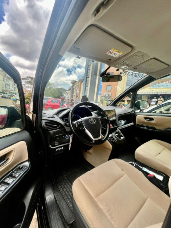 enodia-taxi-kigali-taxi-tourist-transport-services-big-4