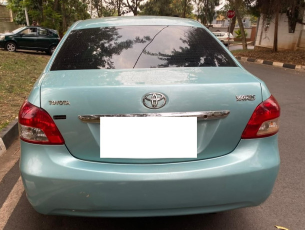 toyota-yaris-big-0