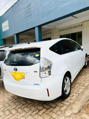 toyota-prius-big-3