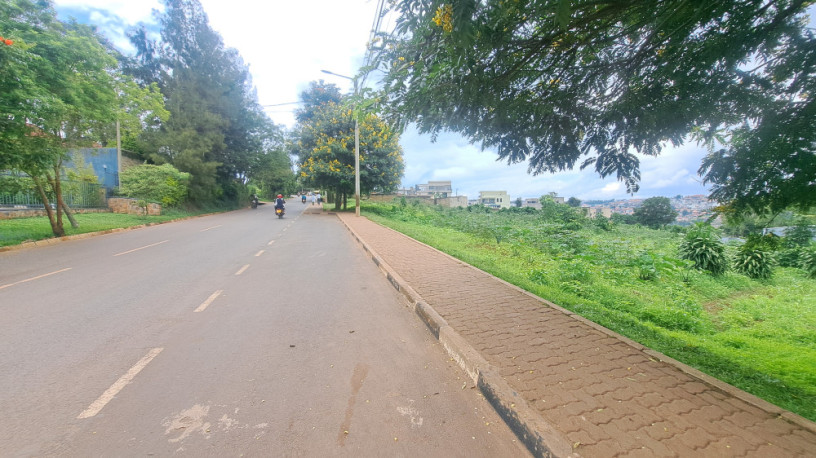 land-on-sale-on-the-main-road-kinyinya-vip-big-0