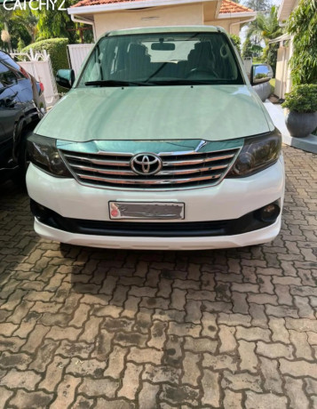 toyota-fortuner-automatic-essence-for-sale-big-2