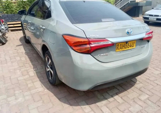 toyota-corolla-levin-hybrid-2018-big-1