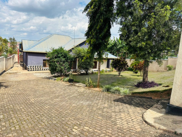 kimironko-near-market-5bedrooms-spacious-house-for-sale-at-190m-on-tarmac-road-big-2