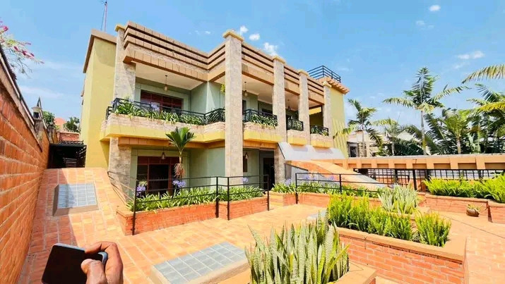 kibagabaga-well-furnished-house-for-rent-in-vip-location-4-bedrooms-4-bathrooms-1700-equivalent-in-rwandan-big-0
