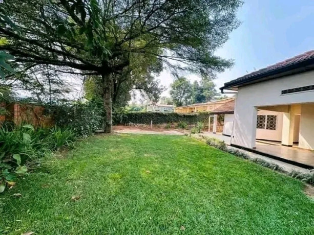 kigali-unfurnished-bungalow-available-for-rent-in-kimihurura-big-0