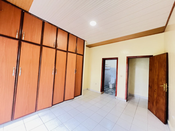 kibagabaga-big-land-house-for-sale-in-kigali-big-5