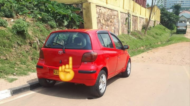toyota-yaris-big-0