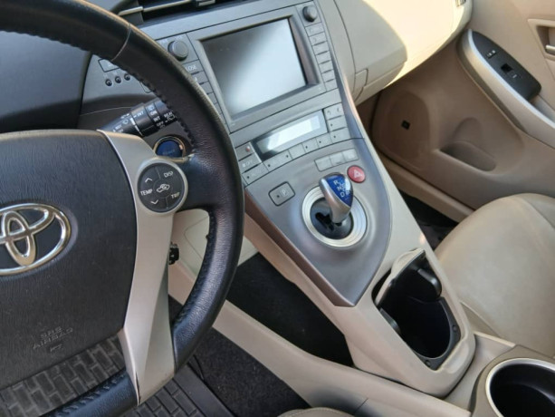 toyota-prius-idahinduye-2014-for-sale-13-m-big-7