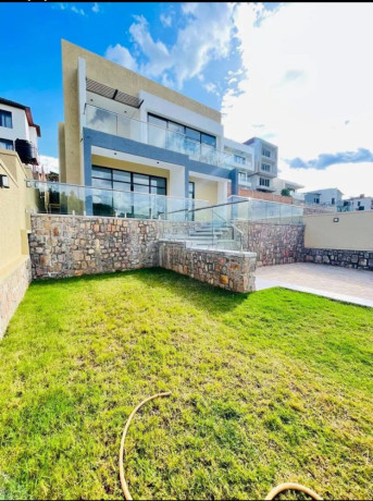 kibagabaga-kigali-amazing-big-villa-for-sale-at-400millions-tel-big-9
