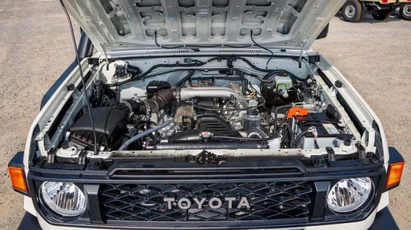 toyota-land-cruiser-70-toyota-lc78-hard-top-ambulance-42l-v6-diesel-mt-big-1