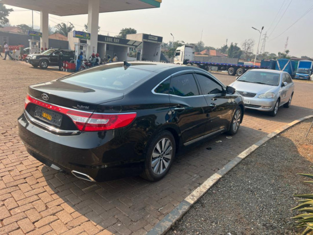 toyota-grandeur-big-3