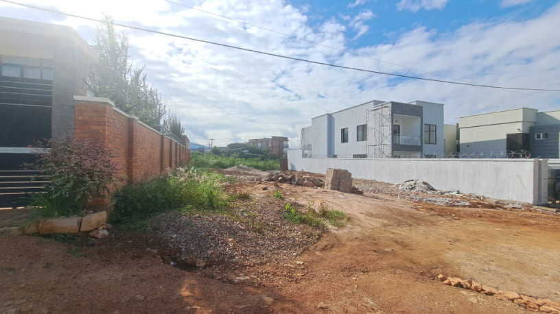 plot-for-sale-at-kinyinya-vip-big-3