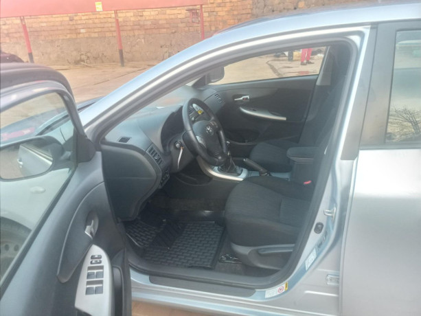 toyota-corolla-ce-big-1