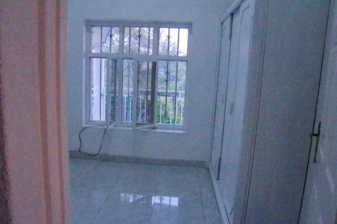 kiyovu-very-nice-unfurnished-house-for-rent-with-swimming-pool-in-kigali-big-4