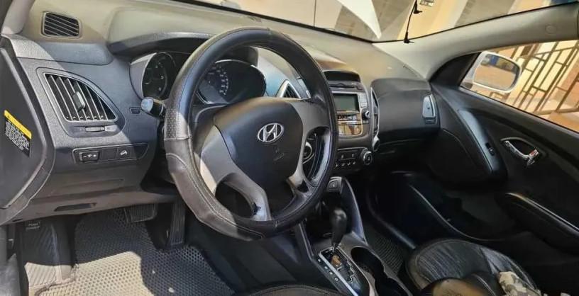 hyundai-tucson-2010-big-1