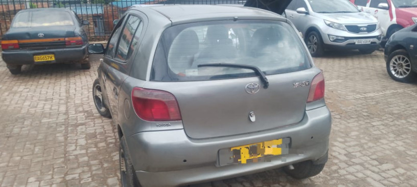 toyota-yaris-big-1