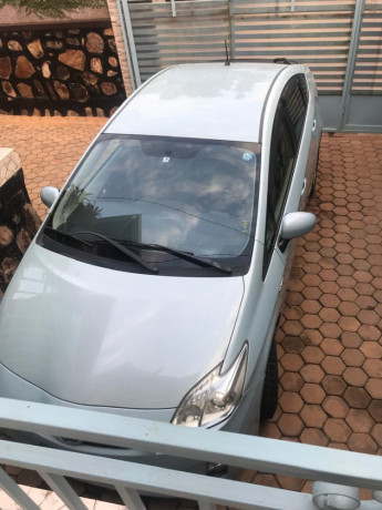 toyota-prius-big-0