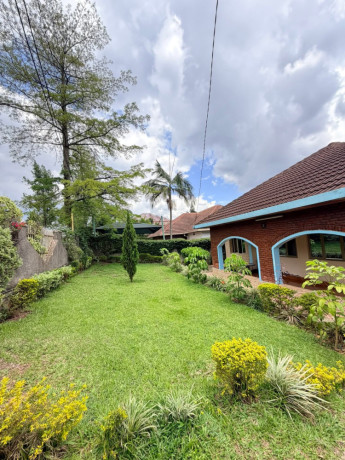 house-for-sale-in-nyarutarama-in-prime-location-big-4