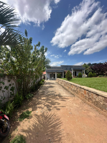 plot-with-house-for-sale-in-remera-big-4