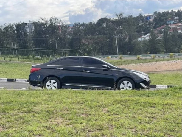 hyundai-sonata-big-0