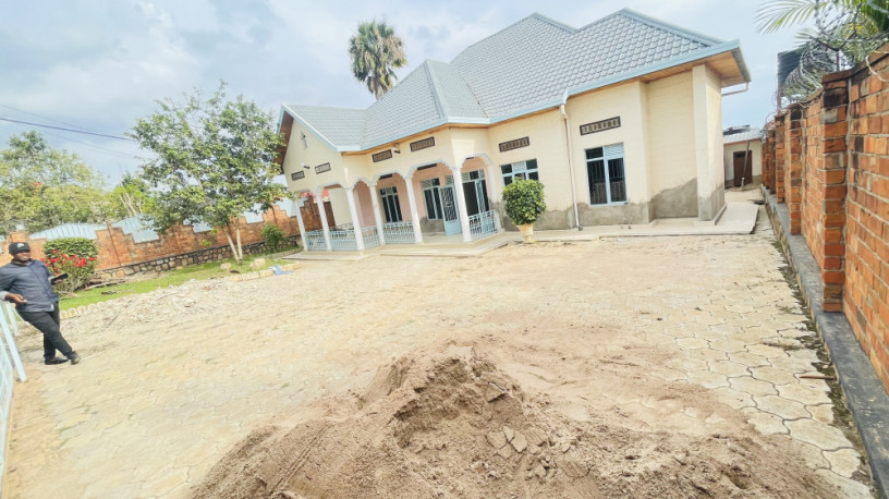 kimironko-4bedrooms-house-for-sale-at-190m130-000usd-in-very-calm-neighborhood-big-2