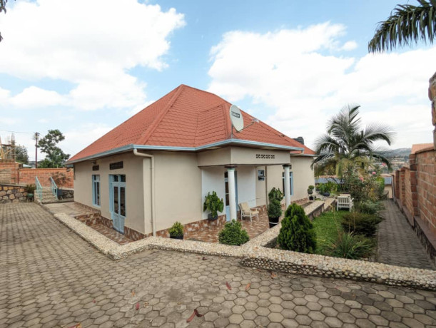 sm108-kimihurura-kimihurura-nice-big-plot-for-sale-with-big-house-insid-big-6